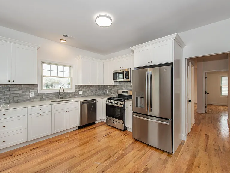 17 N Weiss St #2 — Photo 1