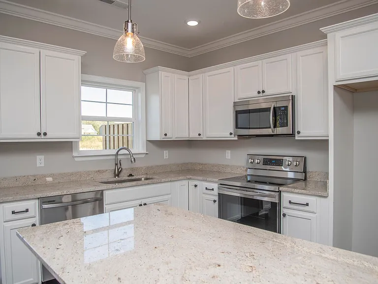 496 Bellingham Dr NE — Photo 4