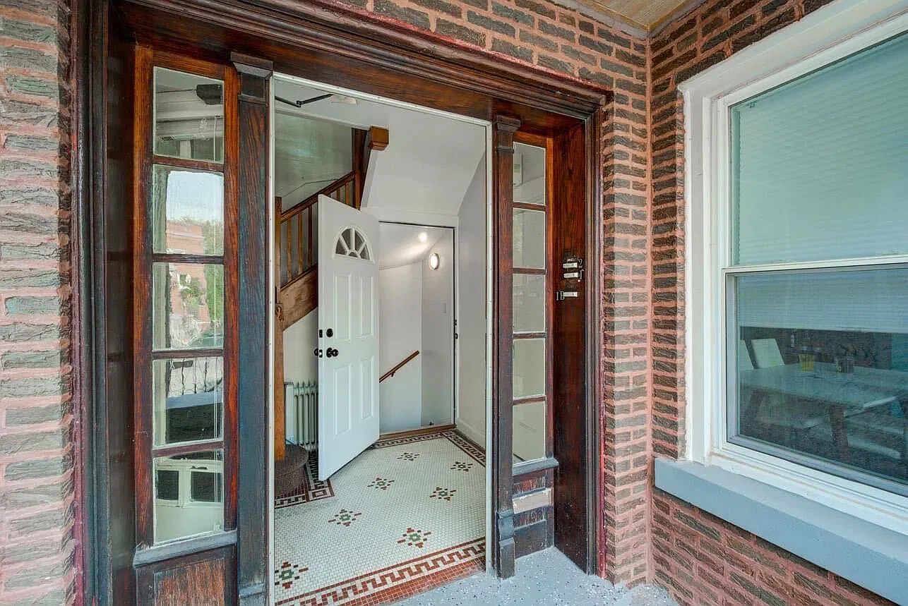 2 bed, 1000 sqft, $1,800 — Photo 2