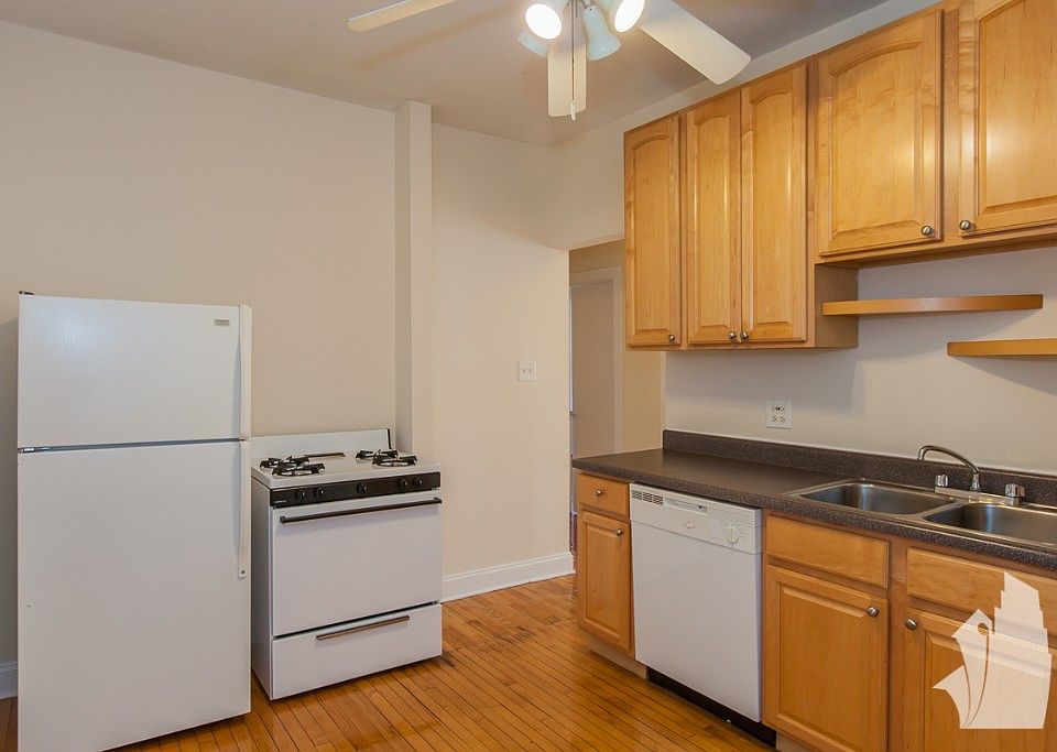 1st image of 859 W Cornelia Ave APT 2N