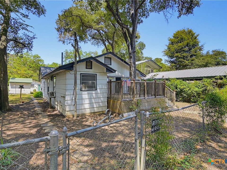 1st image of 924 Lake Dr