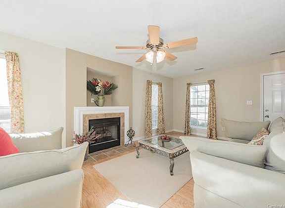 3rd image of 2518 Celosia Dr