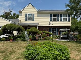 2 Dennison Pl, Plainsboro, NJ 08536
