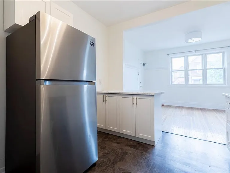 170 Florence St #1 — Photo 3