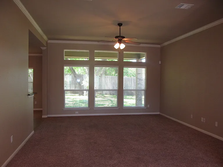 2515 Twin Ridge Ct — Photo 2