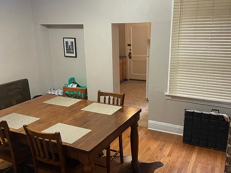 1135 N Euclid Ave — Photo 4