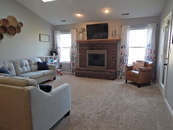 5th image of 58 Lasalle Ln