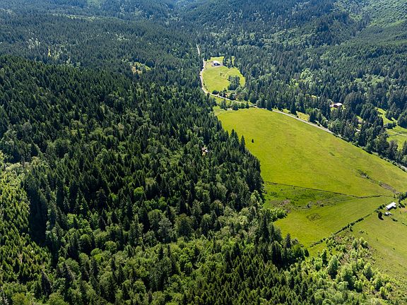 4th image of 42647 Winberry Creek Rd