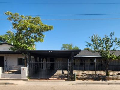819 Apache Ave NW, Albuquerque, NM, 87102