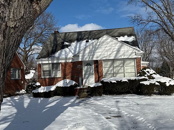 4th image of 20315 Country Club Dr