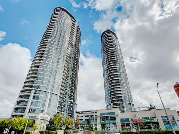 135 Village Green Sq #923, Toronto, ON M1S 0G4