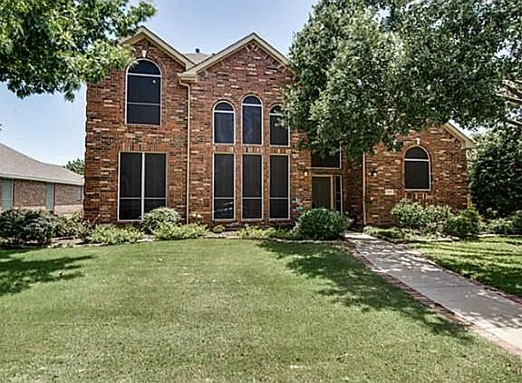 2nd image of 111 Brentwood Ct