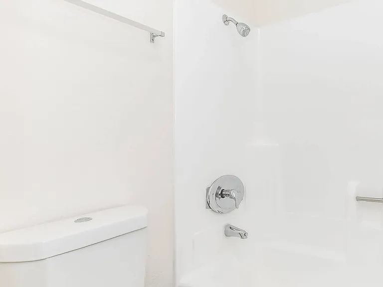 Eastwood Apartment Homes — Photo 36