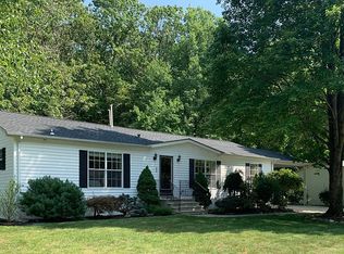 25 Tanglewood Dr, Cream Ridge, NJ 08514