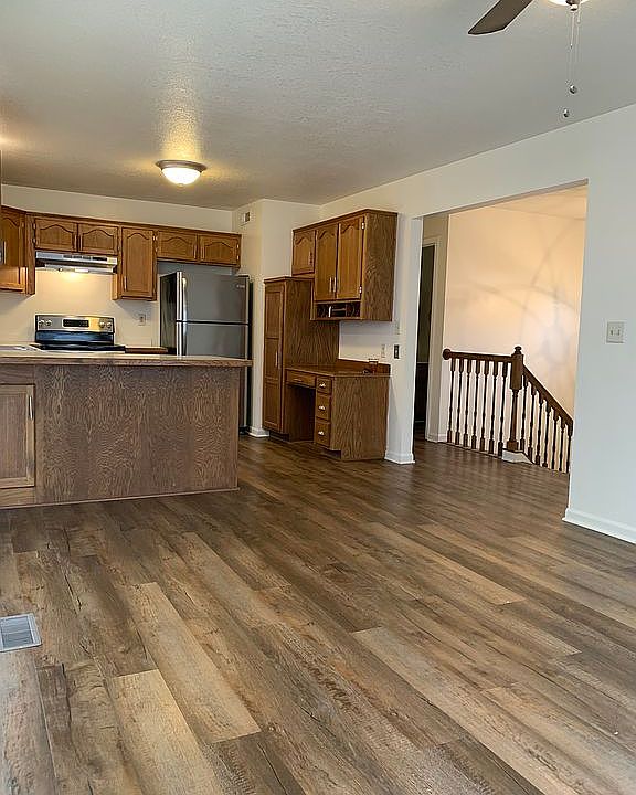 1st image of 708 1st St