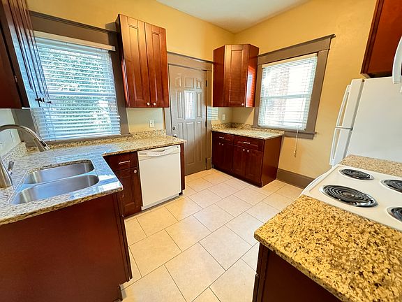 5th image of 814 S 14th St #2