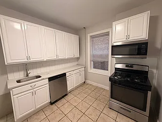 384-386 Baldwin Avenue