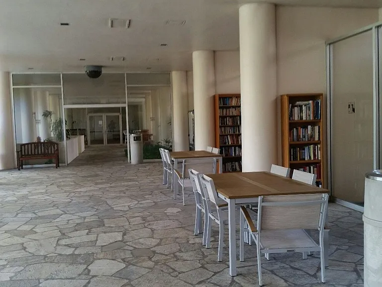 500 University Ave #305 — Photo 14