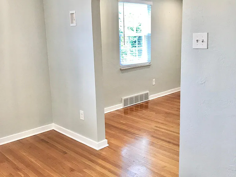 400 Duquesne Dr — Photo 10