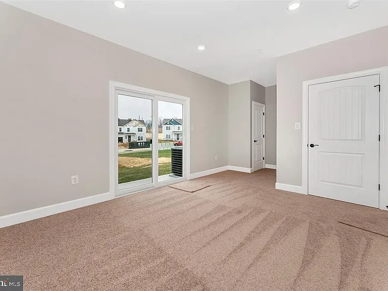 527 Abigail Ave — Photo 7