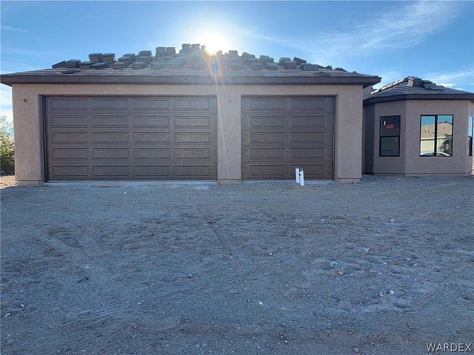 1st image of 5903 Desert Lakes Drive