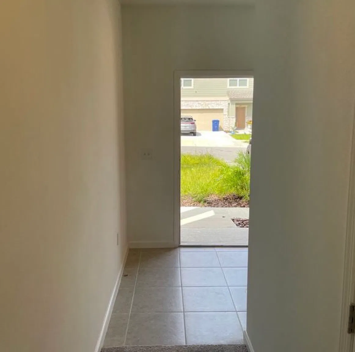 3 bed, 1605 sqft, $2,350 — Photo 2