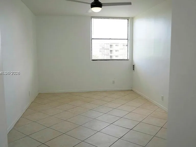 2771 Riverside Dr #405A — Photo 13