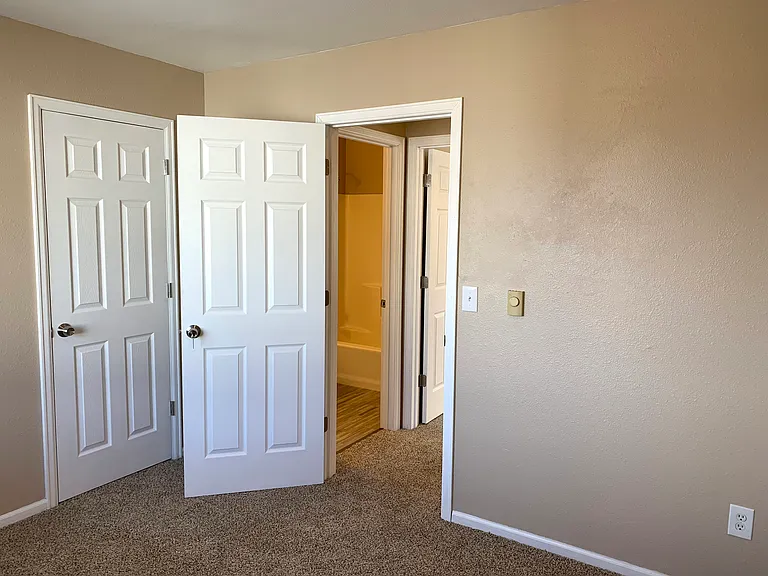 1700 Erin Ct #B — Photo 29