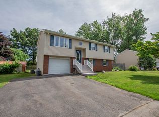 3 Maple Dr, Albany, NY 12205
