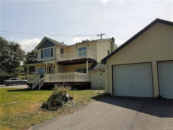 4th image of 4 Orchard Lake Dr