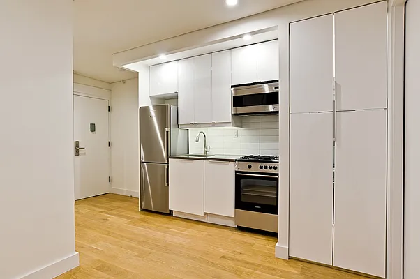 Rented by Veracity NYC LLC | media 24