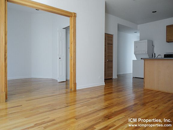 3rd image of 2448 N Southport Ave #203