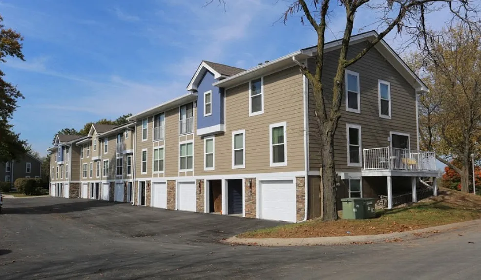 Kendallwood Apartments — Photo 3