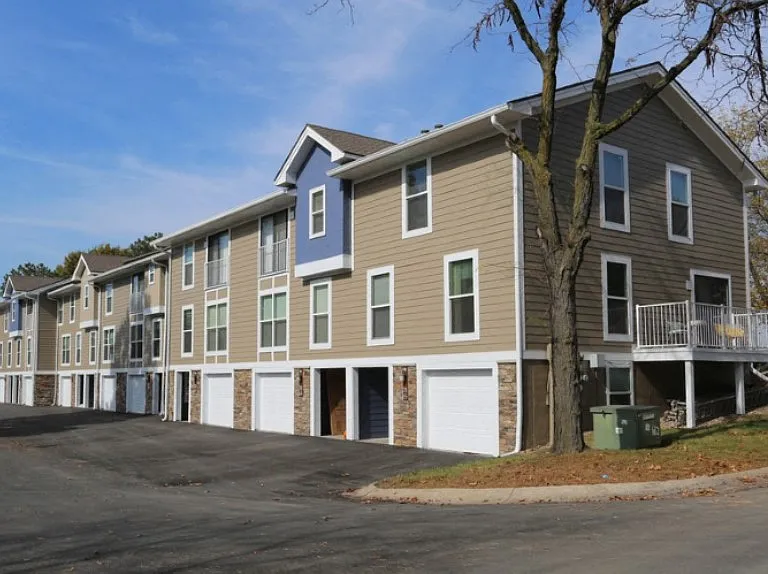 Kendallwood Apartments — Photo 4