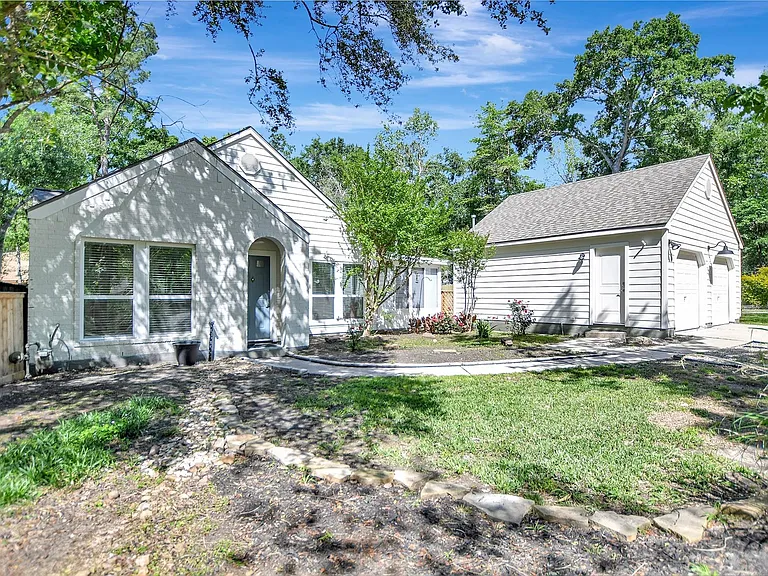 7 Bitterwood Ct — Photo 2
