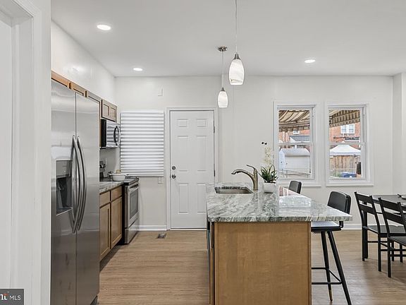4th image of 3823 Cottage Ave