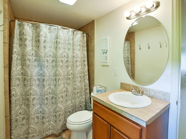 Full Bathroom