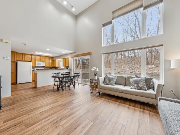 324 Brickyard Dr, Chaska, MN 55318