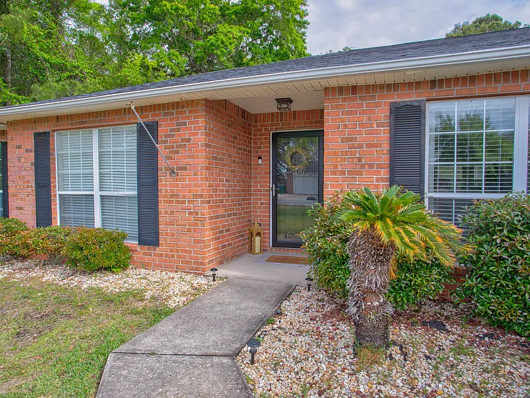 4215 Shadow Ln — Photo 2