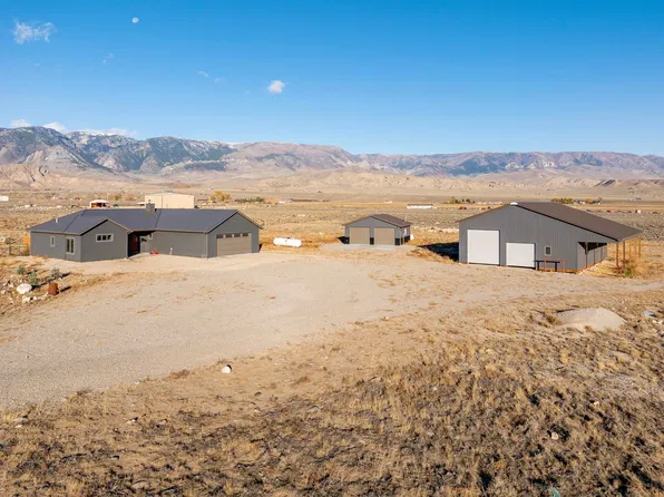 5 Cowboy Dr, Clark, WY 82435