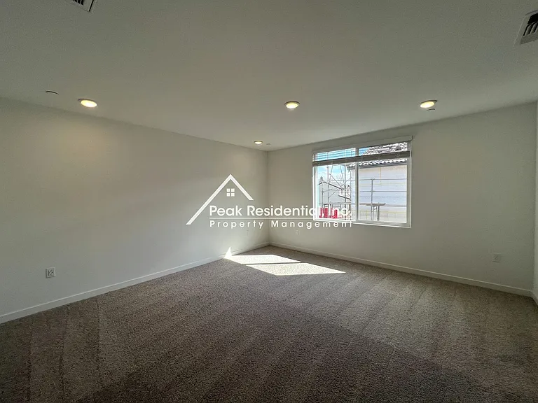 5218 Senesta Cir — Photo 19