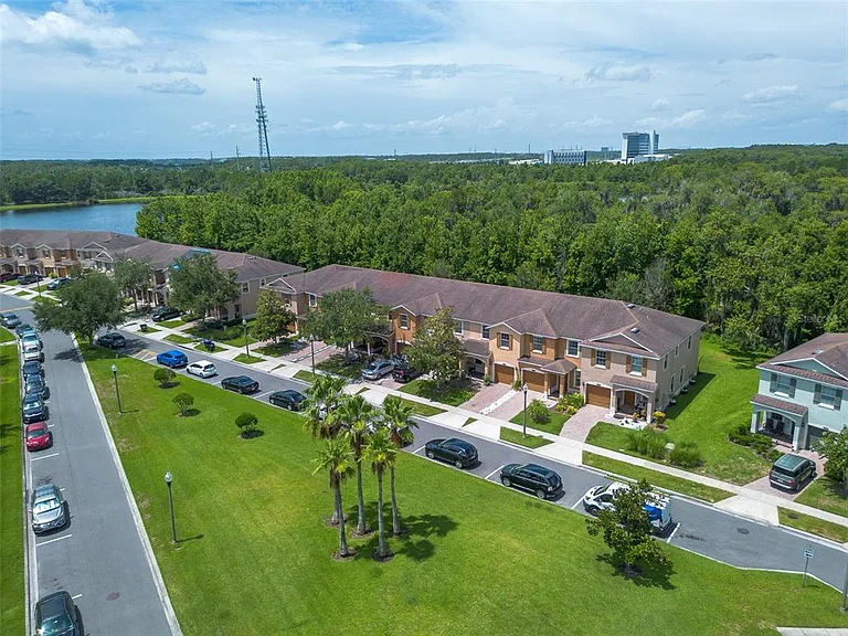 11191 Savannah Landing Cir — Photo 2
