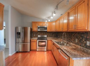 6048 Sunrise Ct, Charlotte, NC 28212