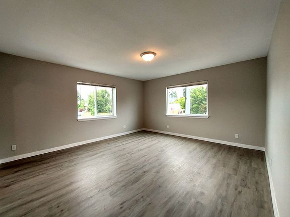 2nd image of 4849 Yakima Ave #5