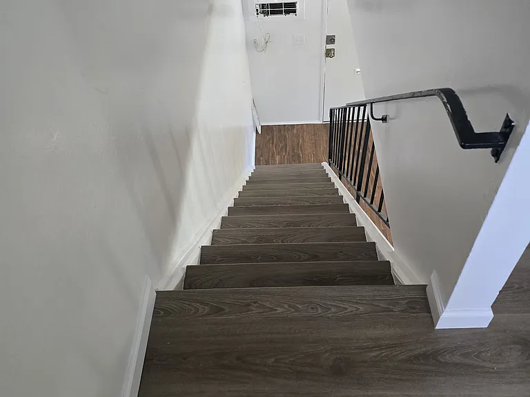 428 E Foothill Blvd #A — Photo 7