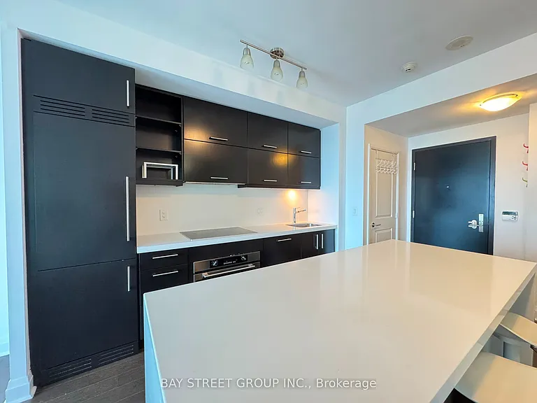 1080 Bay St #4006 — Photo 5