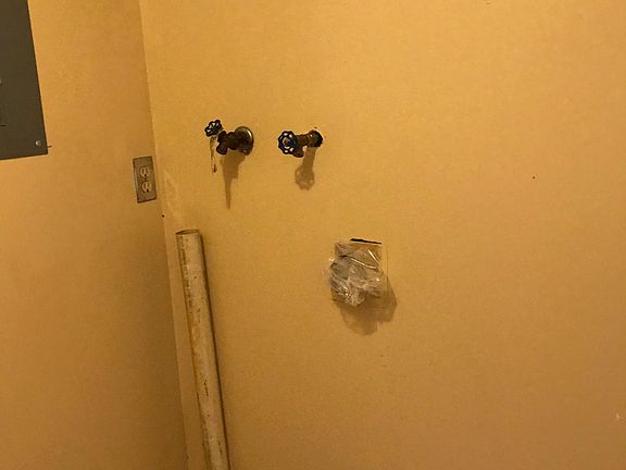 4th image of 2550 Lawler Ln