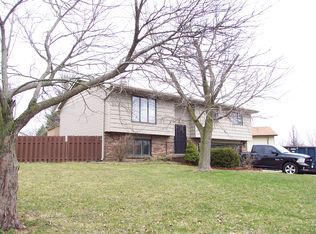 940 S Wildwood Dr, Mt Zion, IL 62549