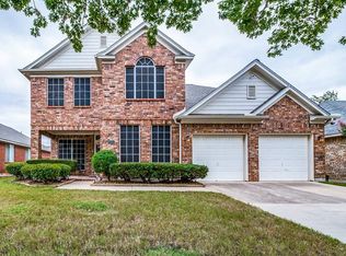 2834 Liverpool Ln, Grand Prairie, TX 75052