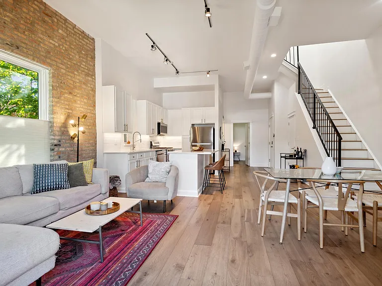 1243 N Wolcott Ave #6 — Photo 9